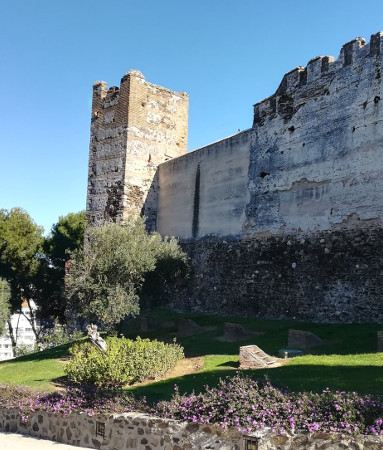 Castillo Sohail muralla y torreón