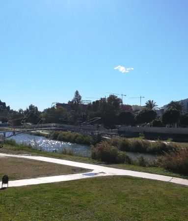 Castillo desde parque fluvial