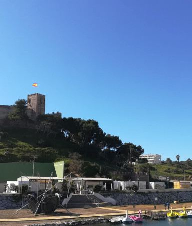 Castillo río tirolina y embarcadero